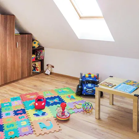 3 Bedroom Awesome In Mscicie *