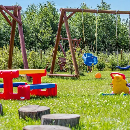 Prázdninový dům 3 Bedroom Awesome In Mscicie Mścice