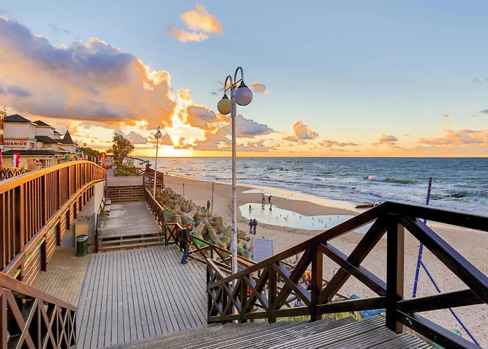 Сasa de vacaciones 3 Bedroom Awesome In Mscicie Mścice