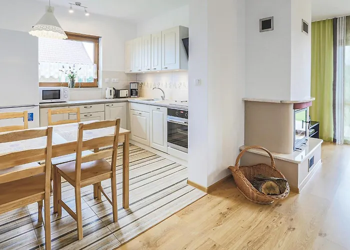 3 Bedroom Awesome In Mscicie Mścice